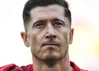 E bujshme! Lewandowski akuzohet për mashtrim me dy diploma master