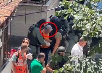 I parkonin makinat para ballkonit, ja pse Edmond Naska qëlloi me armë në qytetin e Korçës