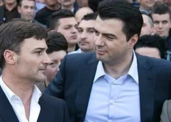 Ndahen kundërshtarët e Berishës/ ‘Jam kundër letargjisë së Bashës’, Alibeaj: Udhë e mbarë, unë nuk zvarritem!