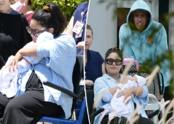 Vanessa Hudgens bëhet nënë për herë të parë