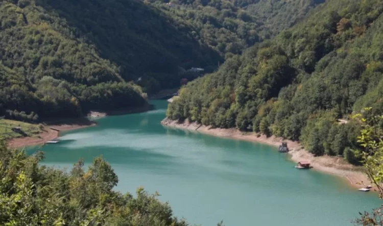 Shpërthimi i granatës në afërsi të Ujmanit, reagon Kurti: Serbisë nuk i leverdis normaliteti i krijuar në atë pjesë!