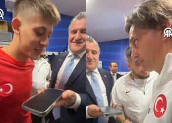 “Ti puth sytë”, telefonata e Erdogan me Arda Guler dhe ekipin turk bëhet virale
