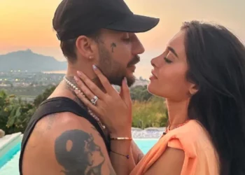 “Kur u njohëm ishim të dy të lidhur”, Jori Delli rrëfen historinë e dashurisë me reperin italian