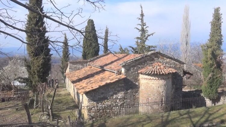 Vidhet Kisha në Devoll