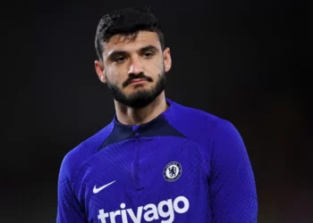 Merkato, Chelsea sakrifikon Brojën dhe 2 lojtarë të tjerë për sulmuesin suedez