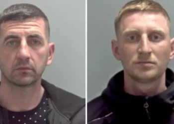 Dënohen dy shqiptarë në Angli për kokainë me vlerë 36 mijë paund, e kishin fshehur në një vend të çuditshëm