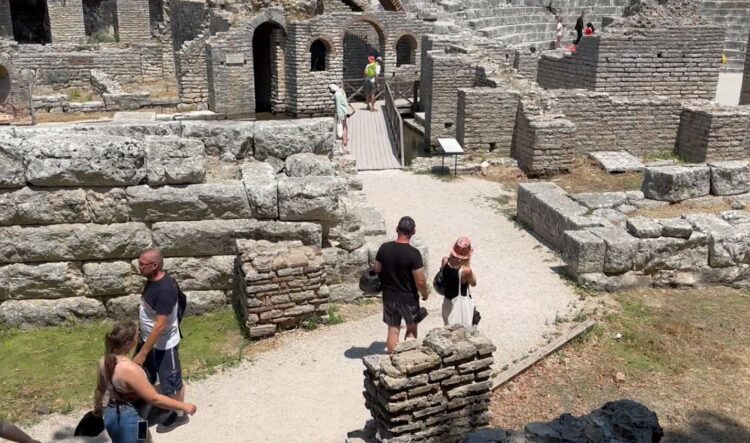 Butrint/ Ndërron jetë turistja holandeze