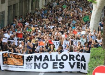 “Janë rritur qiratë dhe kostoja e jetesës”, protesta masive në Spanjë kundër turizmit masiv