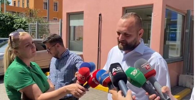 “Më goditi me grusht”, Erion Veliaj përdor Halit Valterin kundër Tedi Blushit