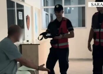 Turisti italian humb çantën me para, ia kthen qytetari nga Saranda