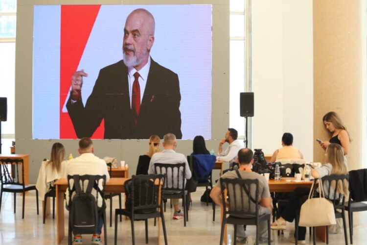 BIRN: Ndryshimet e reja në kabinet forcojnë ‘kultin e Ramës’ në qeverisje