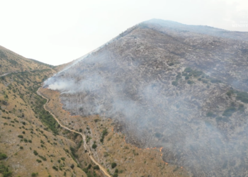 Zjarri në Dropull dhe Finiq, pritet aktivizimi i dy avionëve nga Greqia