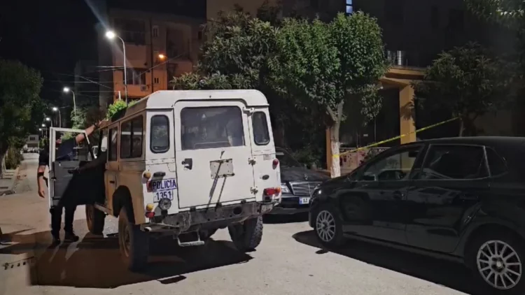 Vrasja e 23-vjeçarit në Fier/ Momenti i arrestimit të autorit dhe dëshmia në polici (VIDEO)