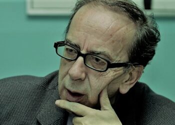 Trupi i shkrimtarit Ismail Kadare ende në QSUT, pritet të organizohet ceremoni shtetërore për kryerjen e homazheve