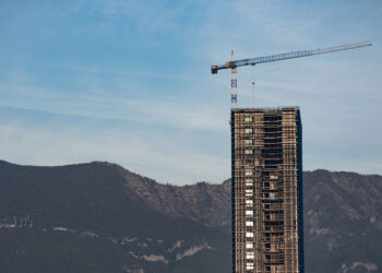 BIRN: Pabarazia, numri i familjeve pa shtëpi është rritur me 87% në Shqipëri