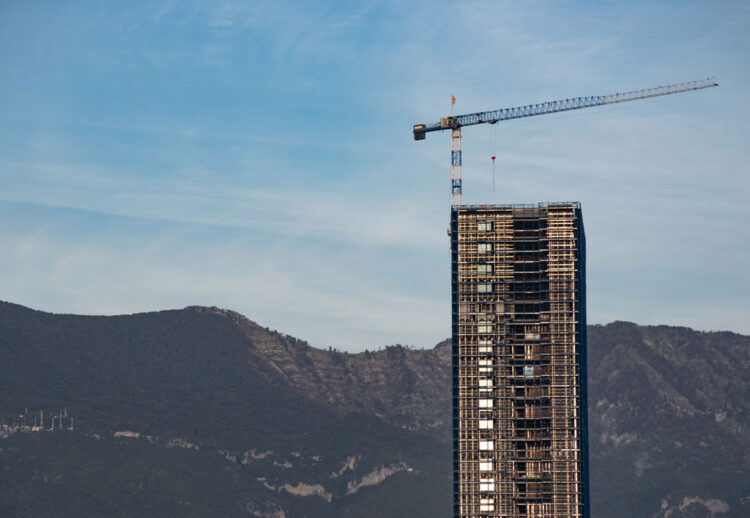 BIRN: Pabarazia, numri i familjeve pa shtëpi është rritur me 87% në Shqipëri