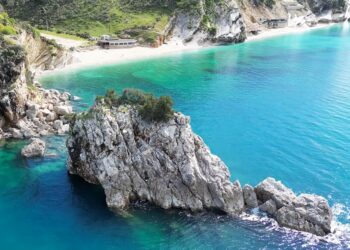 “Plazhi i pasqyrave, mes 6 më të mirëve” National Geographic e rekomandon si ndër atraksionet ideale Europiane