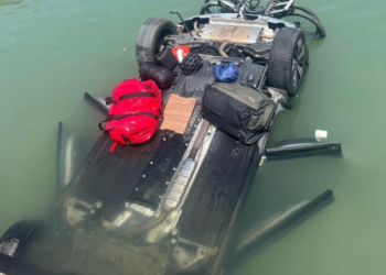 Makina me turistë bie në kanalin e Butrintit, dy të plagosur