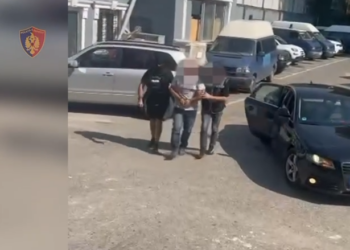 Në kërkim për vrasjen e 14 viteve më parë në Greqi, arrestohet në Tepelenë – Emri