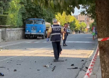 Shpërthimi në Gramsh, eksplozivi dyshohet të ketë qenë i dy vëllezërve