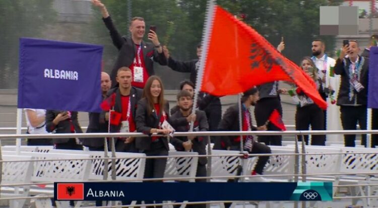 Ceremonia hapëse e Paris 2024, flamuri kuqezi mbahet nga notarja 16-vjeçare dhe mundësi çeçen