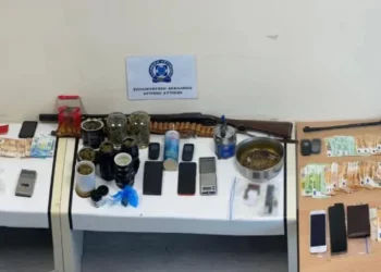 U kapën me drogë në Athinë, në pranga 3 shqiptarët, komunikonin në “Viber” me kode (Emrat)