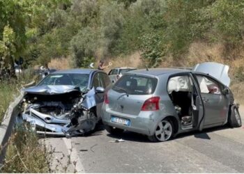 Makinat përplasen ‘kokë më kokë’ në aksin Levan-Fier, katër të plagosur