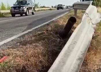 Aksident në Milot/ Makina del nga rruga, lëndohen dy të rinj