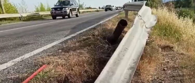 Aksident në Milot/ Makina del nga rruga, lëndohen dy të rinj