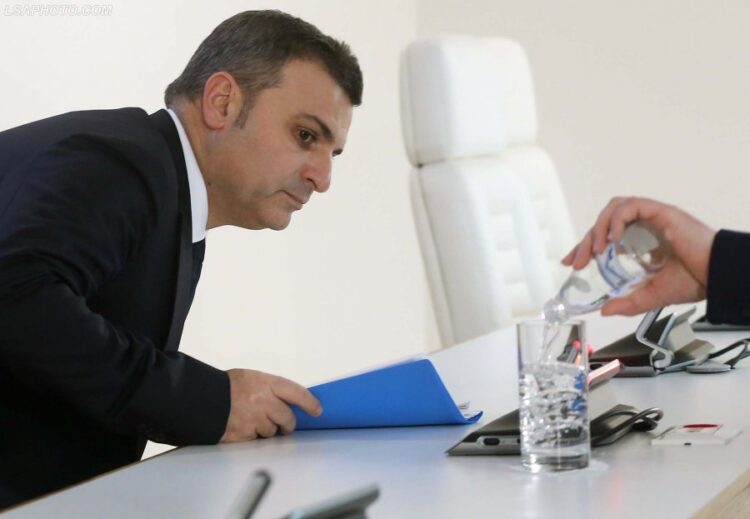 Paratë e pista janë bërë kërcënim serioz për ekonominë