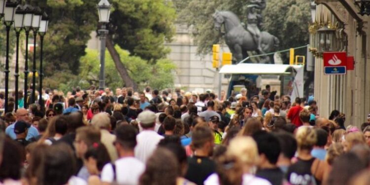 Reduktimi i numrit të shqiptarëve në Ballkan – Jashtë kufijve të vendit jetojnë 2 milion shqiptarë