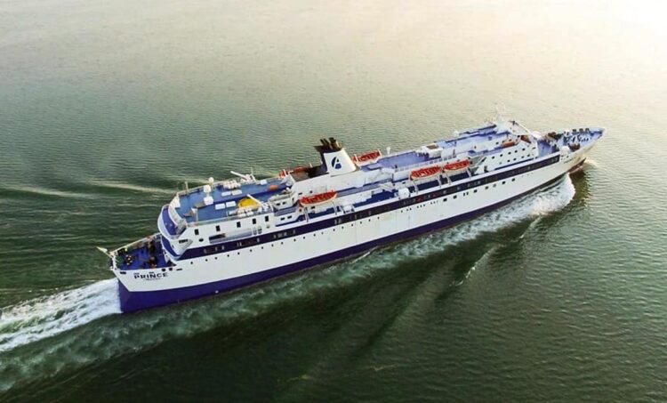 Tragetet e linjës Vlorë-Brindisi dyfishojnë çmimin e biletave, përfitojnë nga sezoni