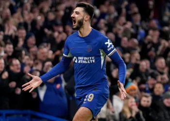 “Zonja e Vjetër” bën gati ofertën e radhës për Armando Brojën