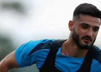 (FOTO) Ende pa ofertë zyrtare, Armando Broja shfaqet në stërvitjen e…