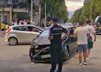 Përplasen dy mjete me njëra-tjetrën, shkak dyshohet shpejtësia e lartë