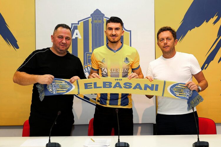 Elbasani kthen djalin e shtëpisë, firmos me ish-futbollistin e Egnatias