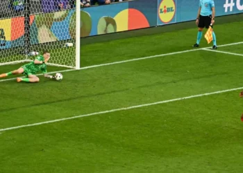 Anglia kalon pas penalltive, Zvicra i thotë lamtumirë Europianit