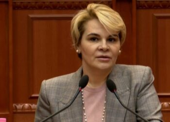 Kryemadhi dhe Mediu bashkojnë votat me PS-në për strategjinë e ushtrisë