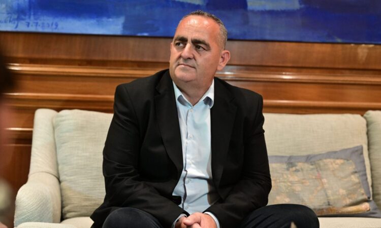 Fredi Beleri flet nga Strasburgu për mediat greke: Do të kërkoj vetëvendosje për Himarën