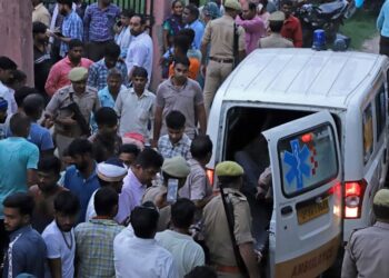 Raportohet për 105 të vdekur në Indi për shkak të rrëmujës të një tubimi fetar