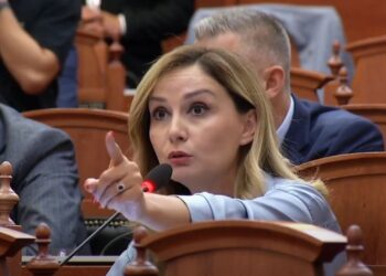 Tabaku-Koçiut: Ju jeni llumi, ne s’kemi frikë të zgjohemi në mëngjes se mos na vënë prangat