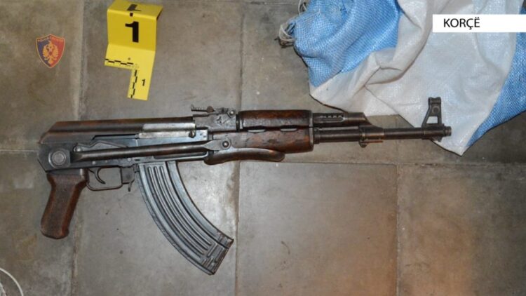 Tentoi të vriste 18-vjeçarin në bashkëpunim me tre të tjerë, bie në pranga 27-vjeçari (Emri)