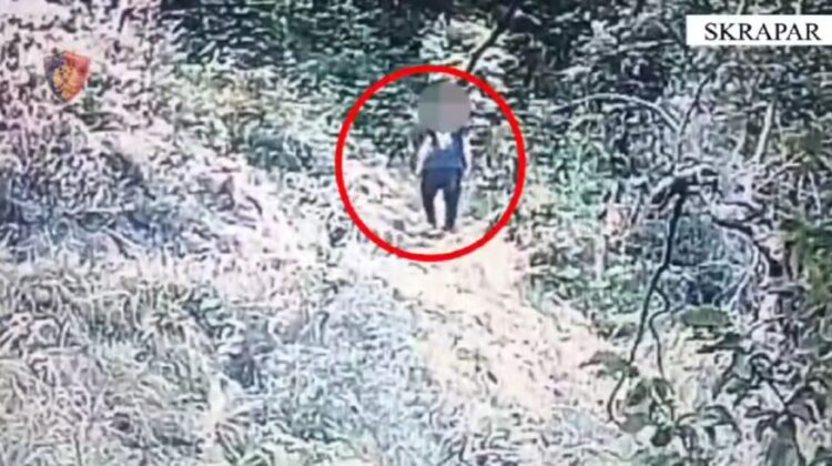 Video – Droni e filmonte teksa kujdesej për hashashin, arrestohet i riu në Skrapar