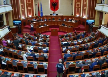 Mazhoranca rrëzon kërkesën e PD-së për mocion me debat mbi fondet e OLAF