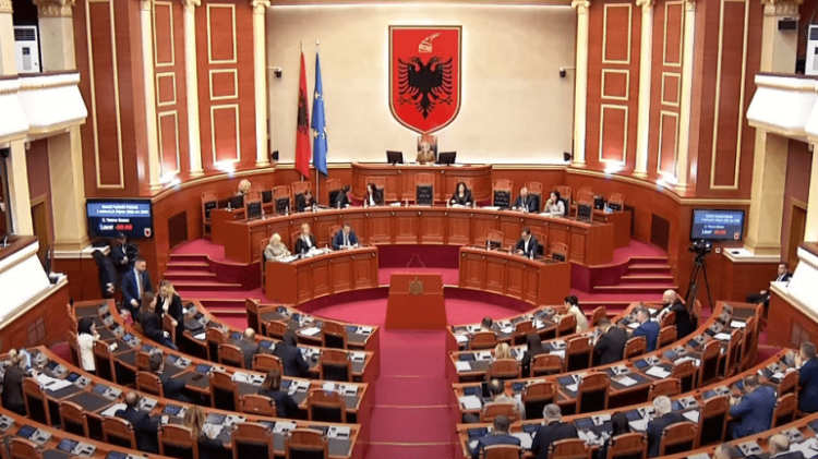 Kuvendi miraton shtyrjen e afatit të punës  për komisionin hetimor të Shëndetësisë