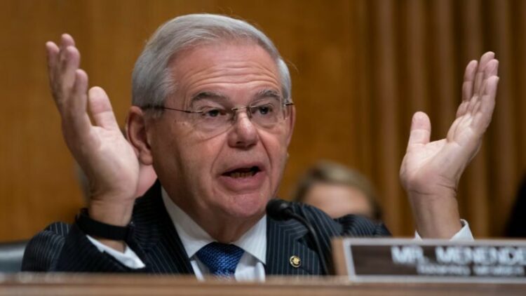 U dënua për korrupsion, senatori amerikan Menendez jep dorëheqjen