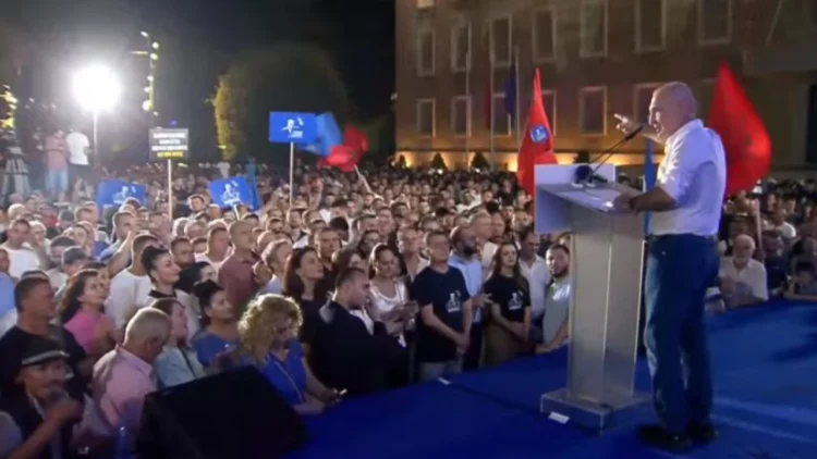 Meta sulmon SPAK në protestën para Kryeministrisë