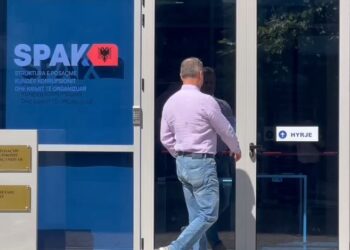 Kryebashkiaku i Lezhës, Pjerin Ndreu paraqitet në Prokurorinë e Posaçme