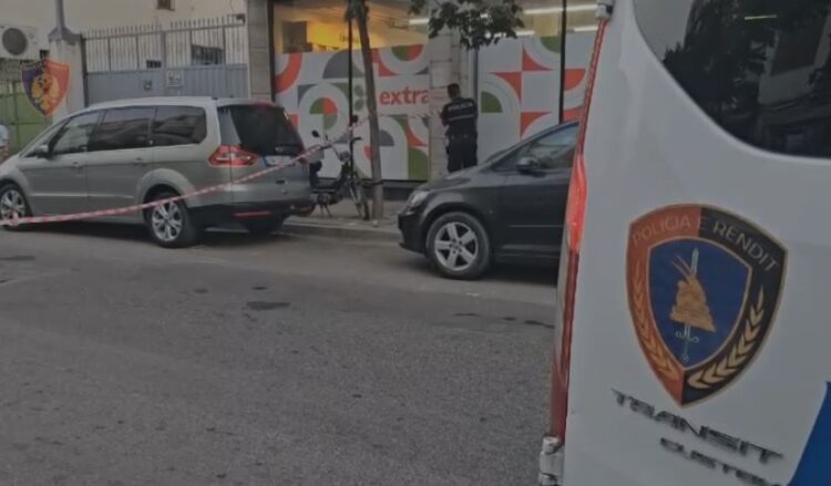 “Thuaji djalit të më lajë borxhin”, Gjykata e Durrësit lë në qeli 31-vjeçarin që plagosi të moshuarin