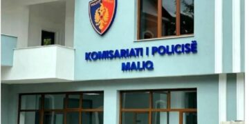 Abuzonin prej muajsh seksualisht me një 16-vjeçare, prangosen dy persona në Maliq